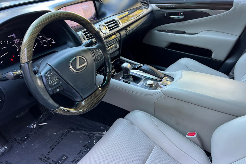 Thumbnail: 2014 Lexus LS - 9