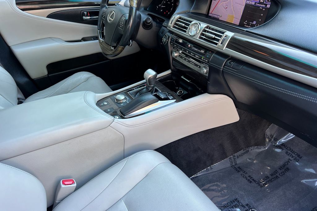 Thumbnail: 2014 Lexus LS - 12