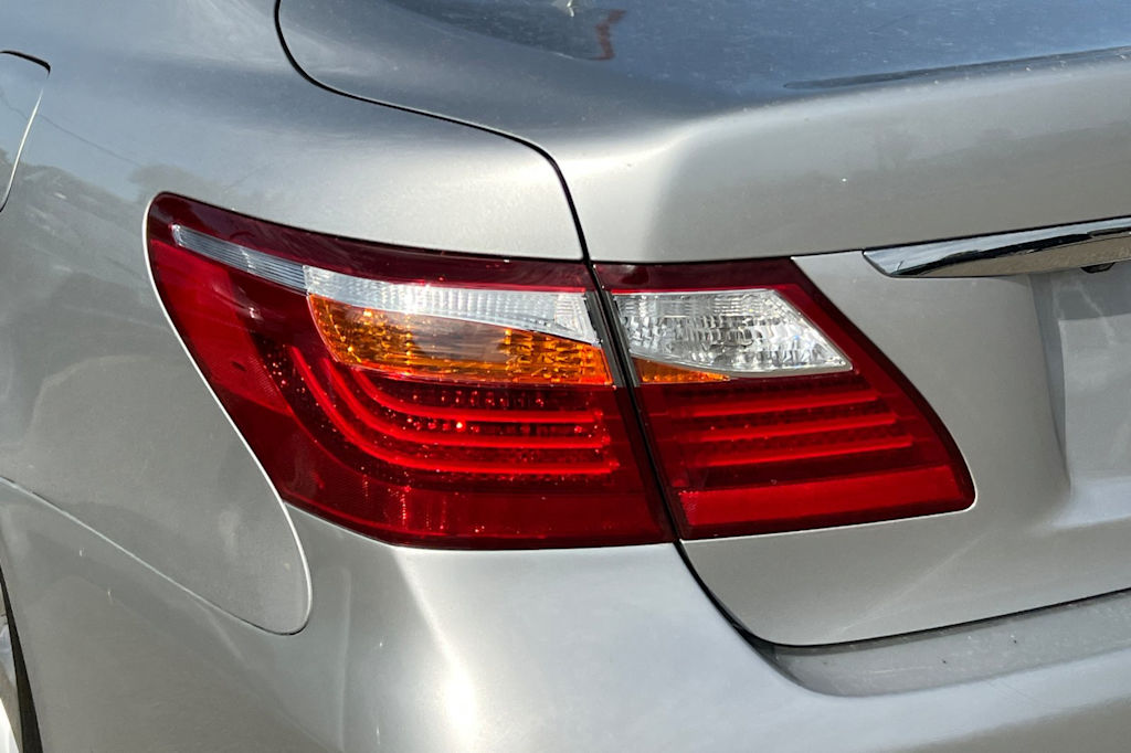Thumbnail: 2011 Lexus LS - 21