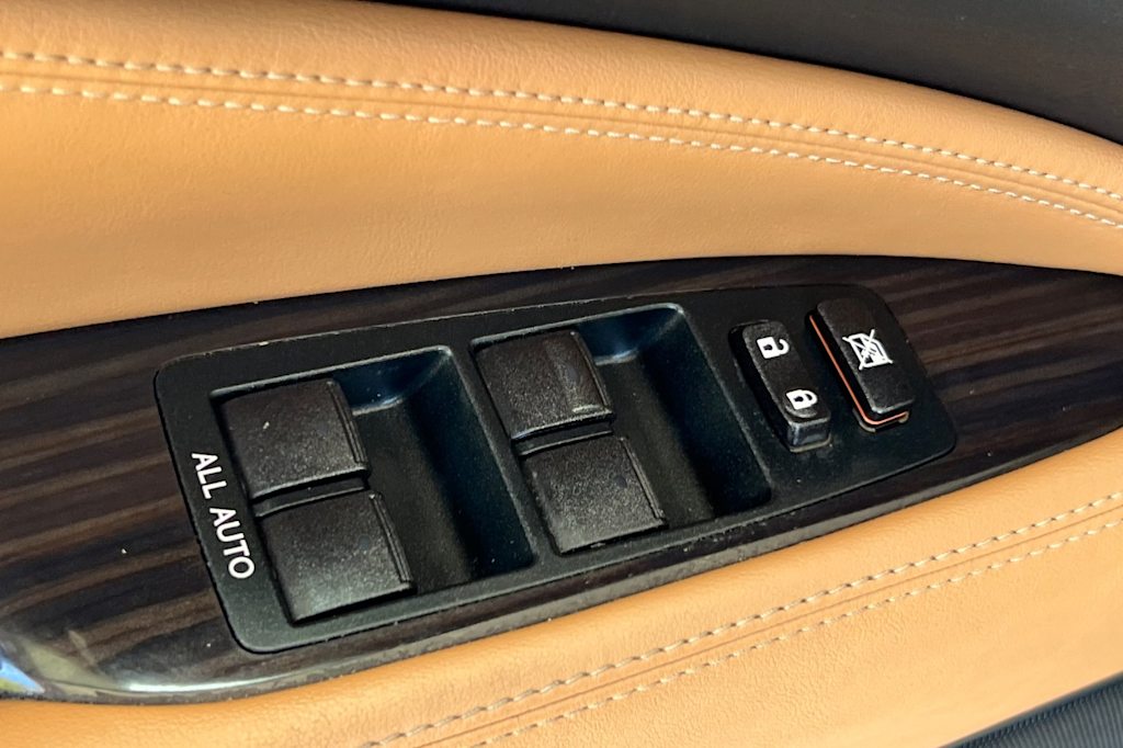 Thumbnail: 2014 Lexus LS - 21