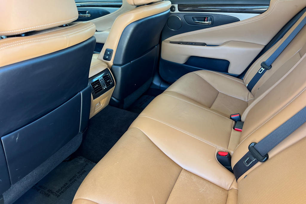 Thumbnail: 2014 Lexus LS - 10