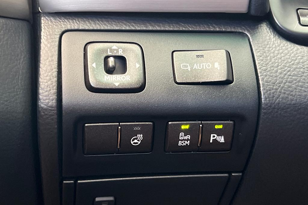 Thumbnail: 2014 Lexus LS - 33