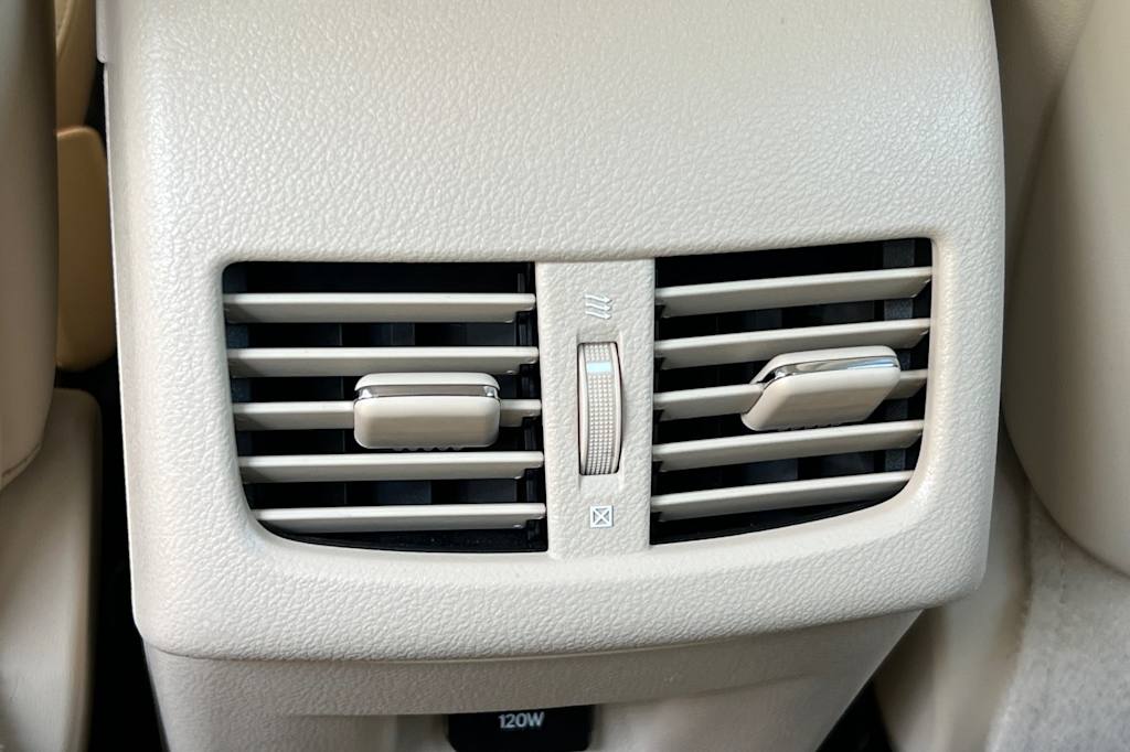 Thumbnail: 2014 Lexus ES - 21