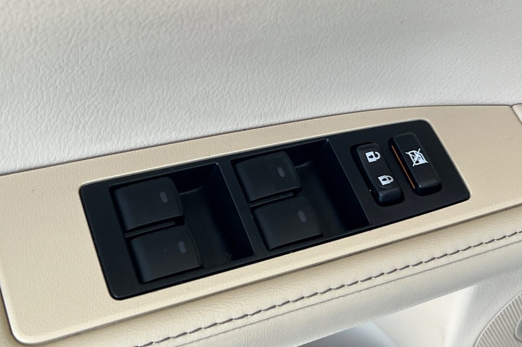 Thumbnail: 2014 Lexus ES - 20