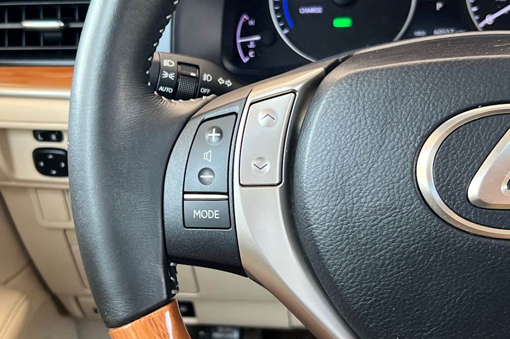 Thumbnail: 2014 Lexus ES - 29