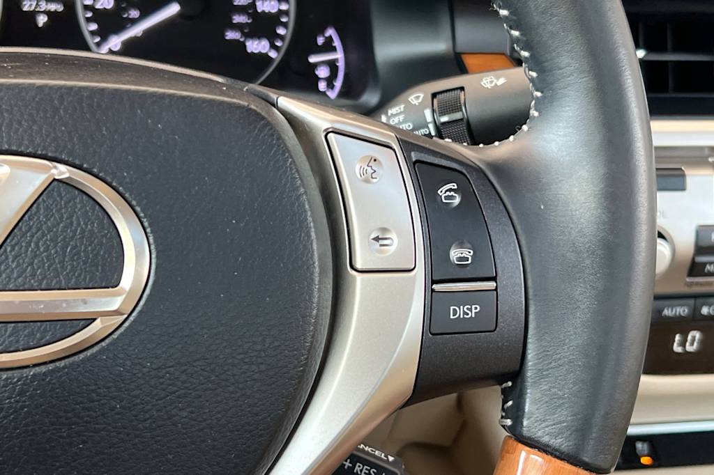 Thumbnail: 2014 Lexus ES - 30