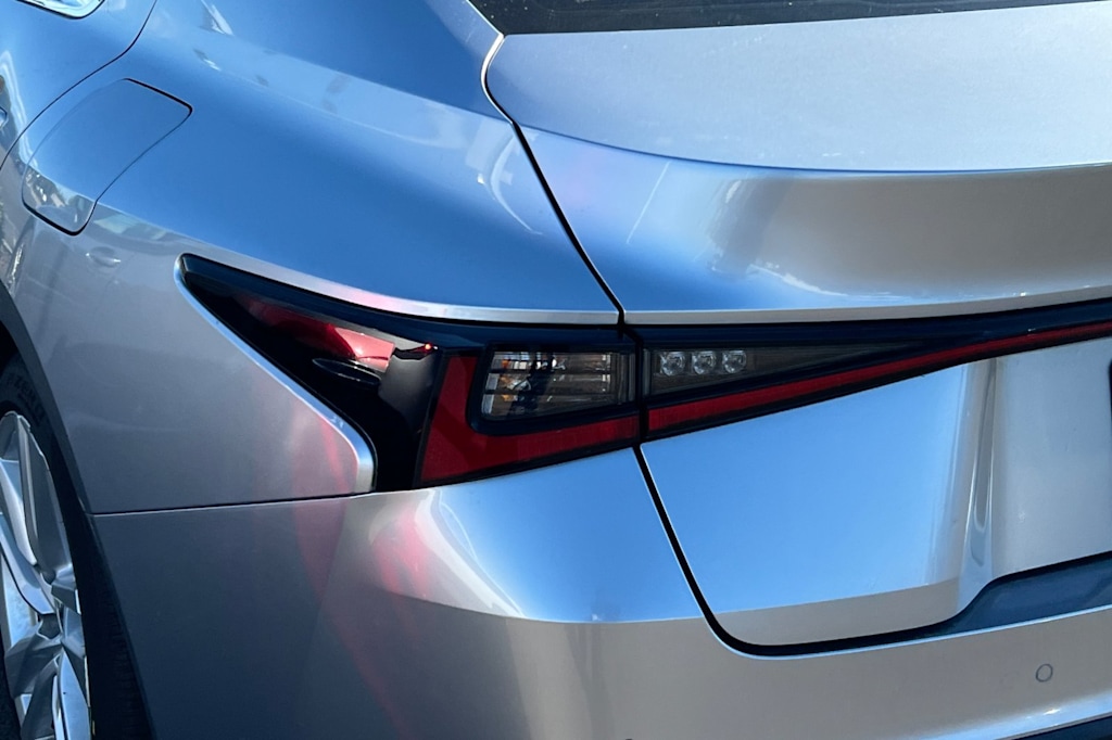 Thumbnail: 2021 Lexus IS - 21
