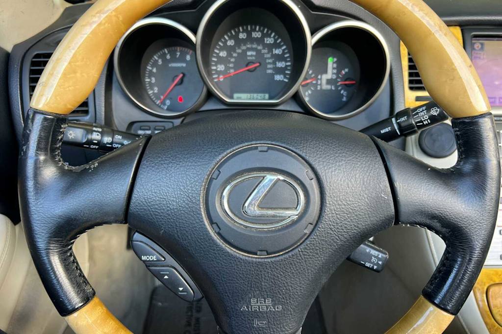 Thumbnail: 2005 Lexus SC - 26