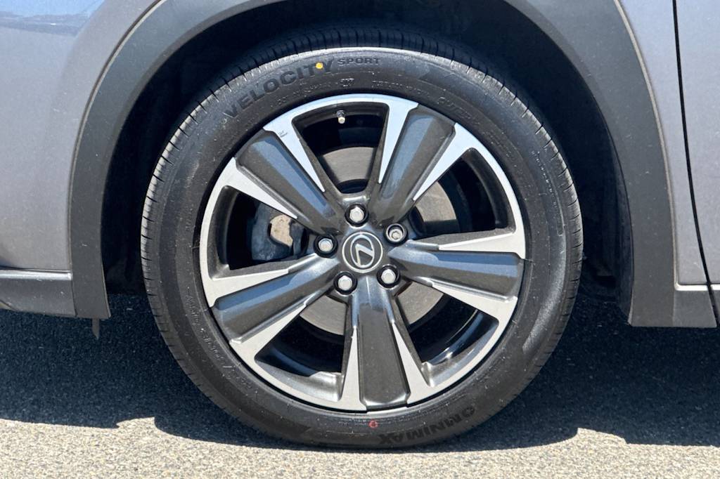 Thumbnail: 2020 Lexus UX - 8