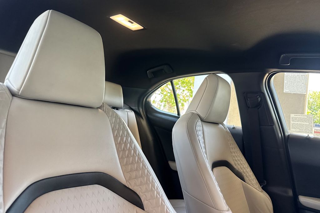 Thumbnail: 2020 Lexus UX - 10