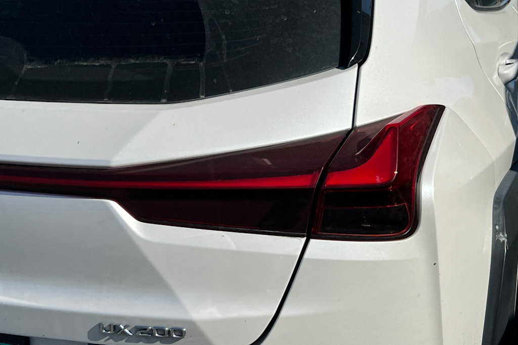Thumbnail: 2021 Lexus UX - 18