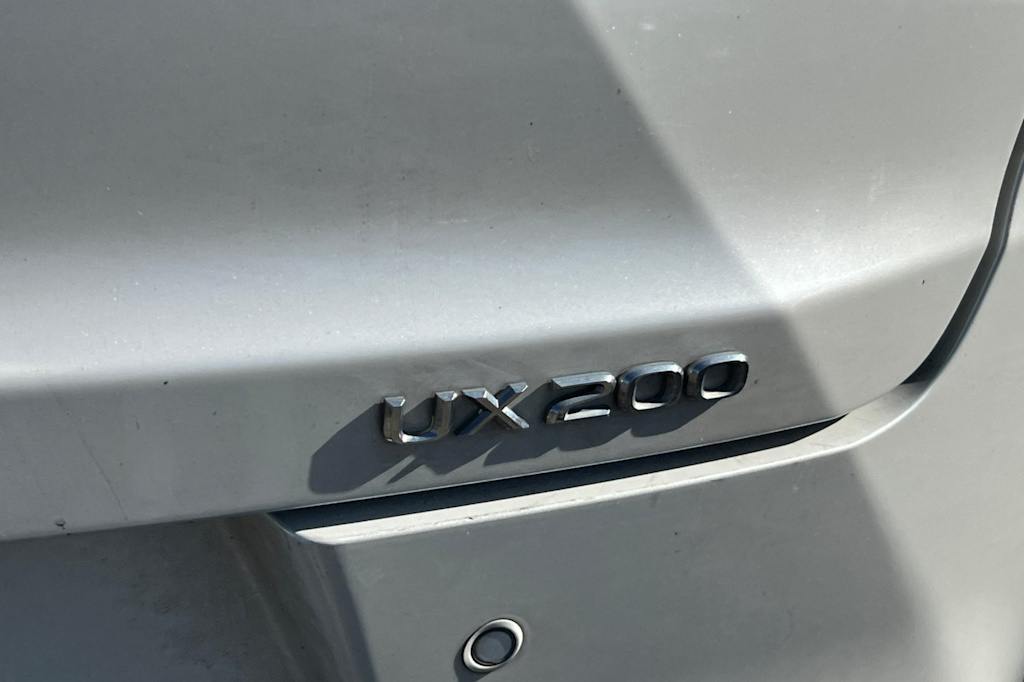Thumbnail: 2021 Lexus UX - 21