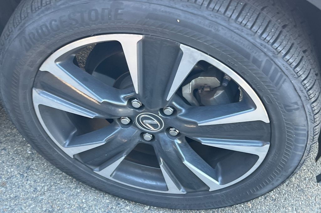 Thumbnail: 2021 Lexus UX - 15