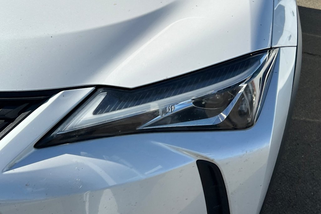 Thumbnail: 2021 Lexus UX - 12