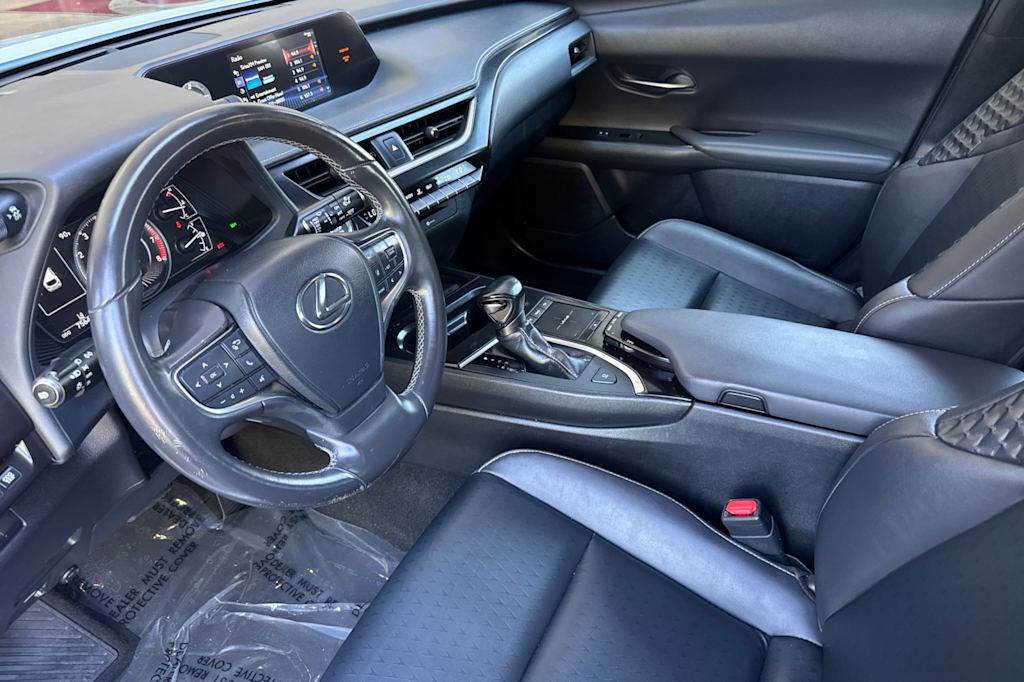 Thumbnail: 2021 Lexus UX - 9