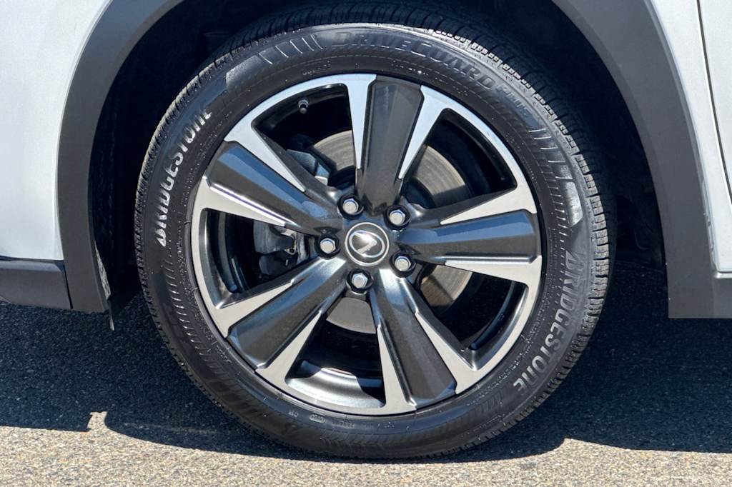 Thumbnail: 2021 Lexus UX - 8