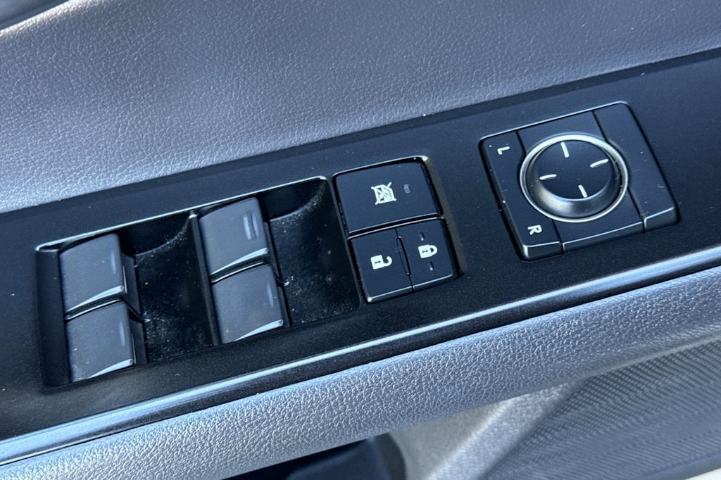 Thumbnail: 2021 Lexus UX - 20