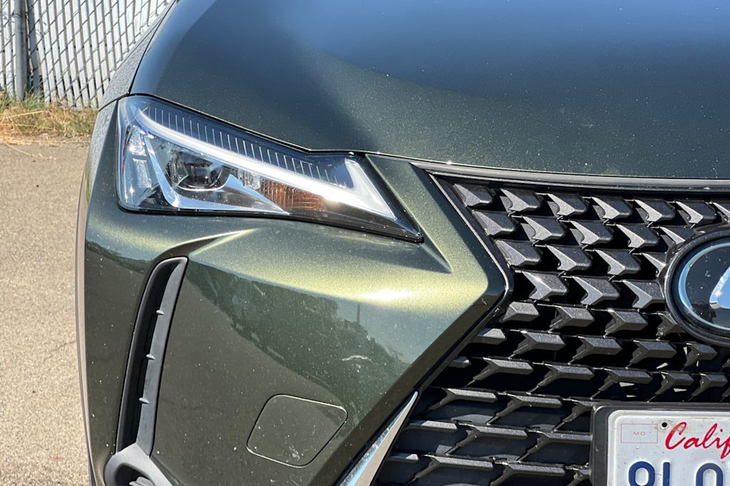 Thumbnail: 2019 Lexus UX - 18