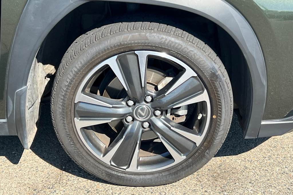 Thumbnail: 2019 Lexus UX - 19