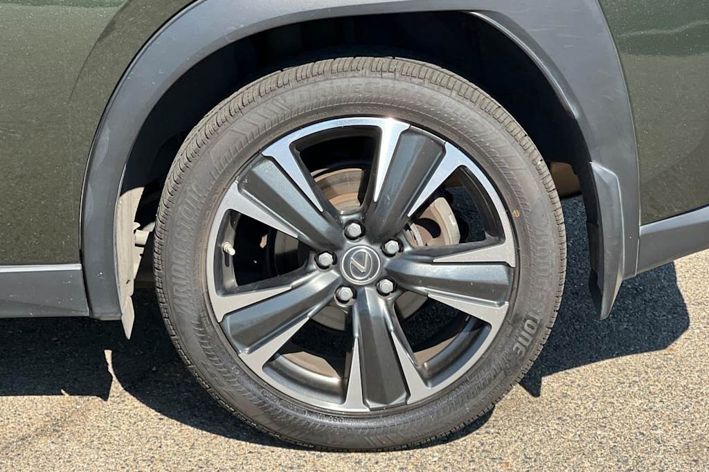 Thumbnail: 2019 Lexus UX - 26
