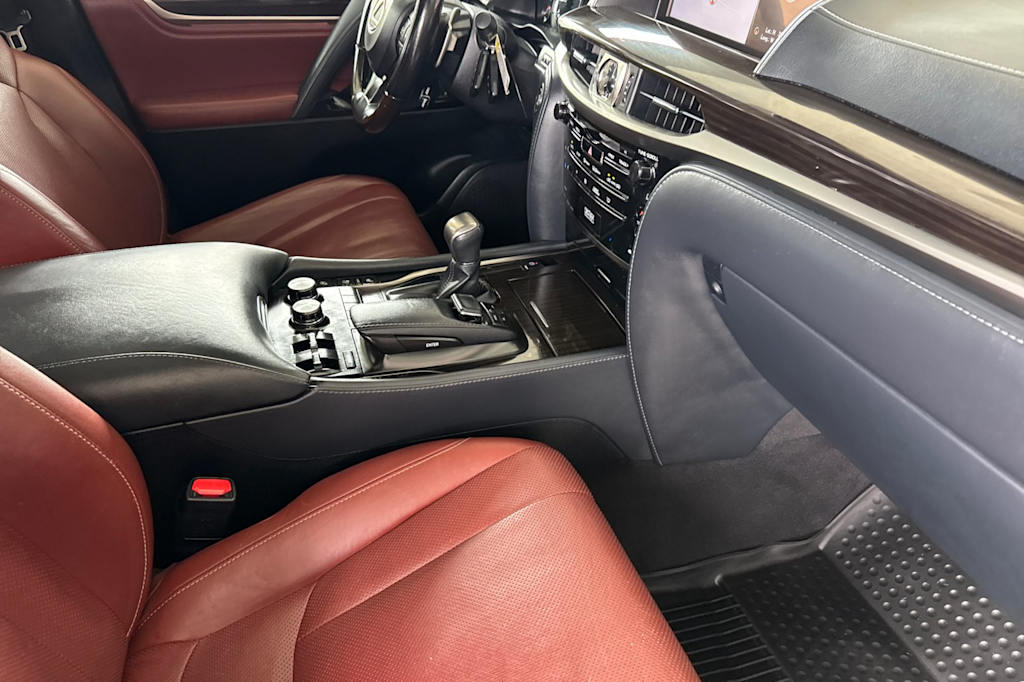 Thumbnail: 2021 Lexus LX - 12
