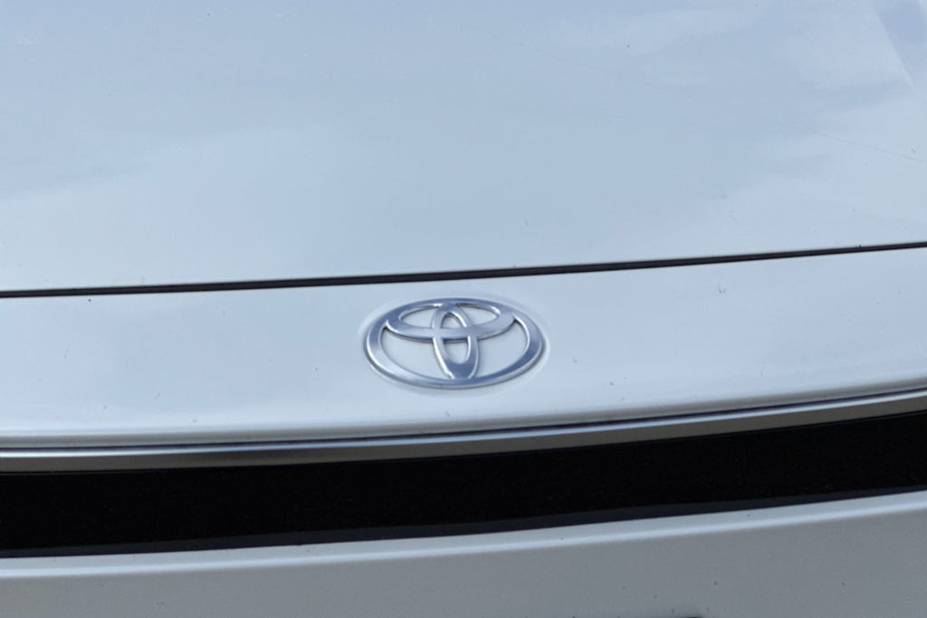 Thumbnail: 2024 Toyota bZ4X - 6