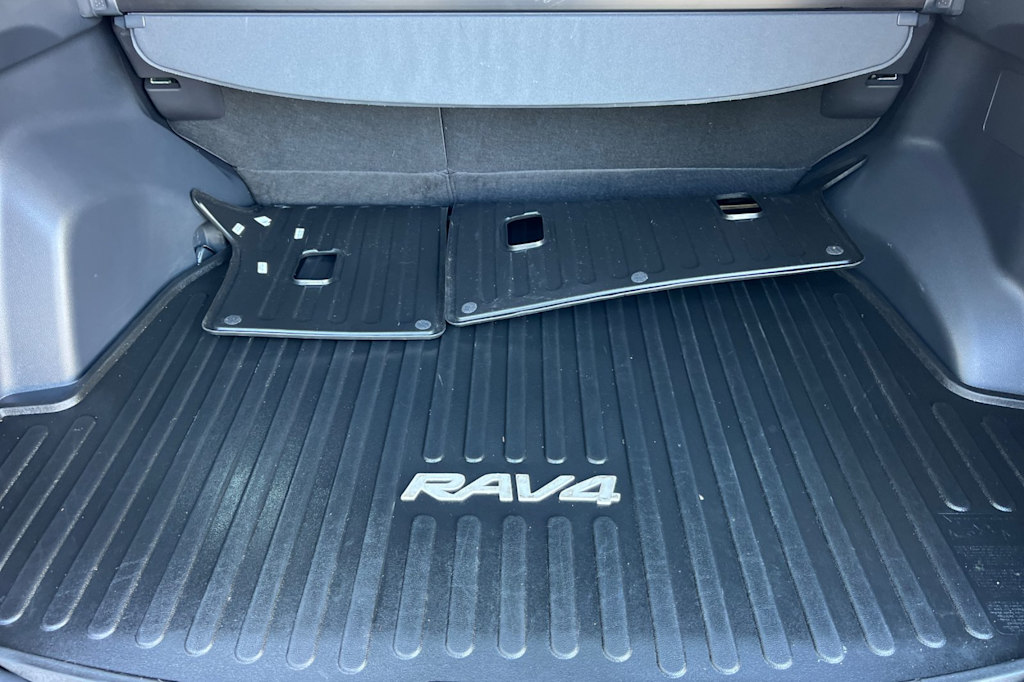 Thumbnail: 2024 Toyota RAV4 - 16