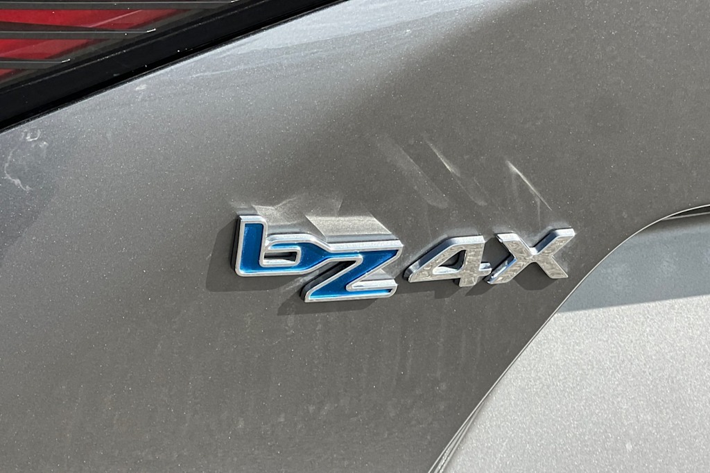 Thumbnail: 2023 Toyota bZ4X - 7