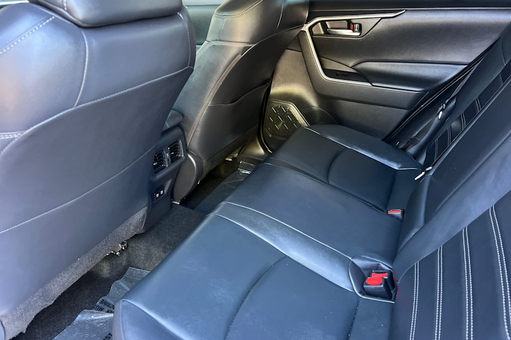 Thumbnail: 2021 Toyota RAV4 - 9