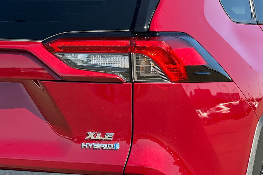 Thumbnail: 2021 Toyota RAV4 - 34