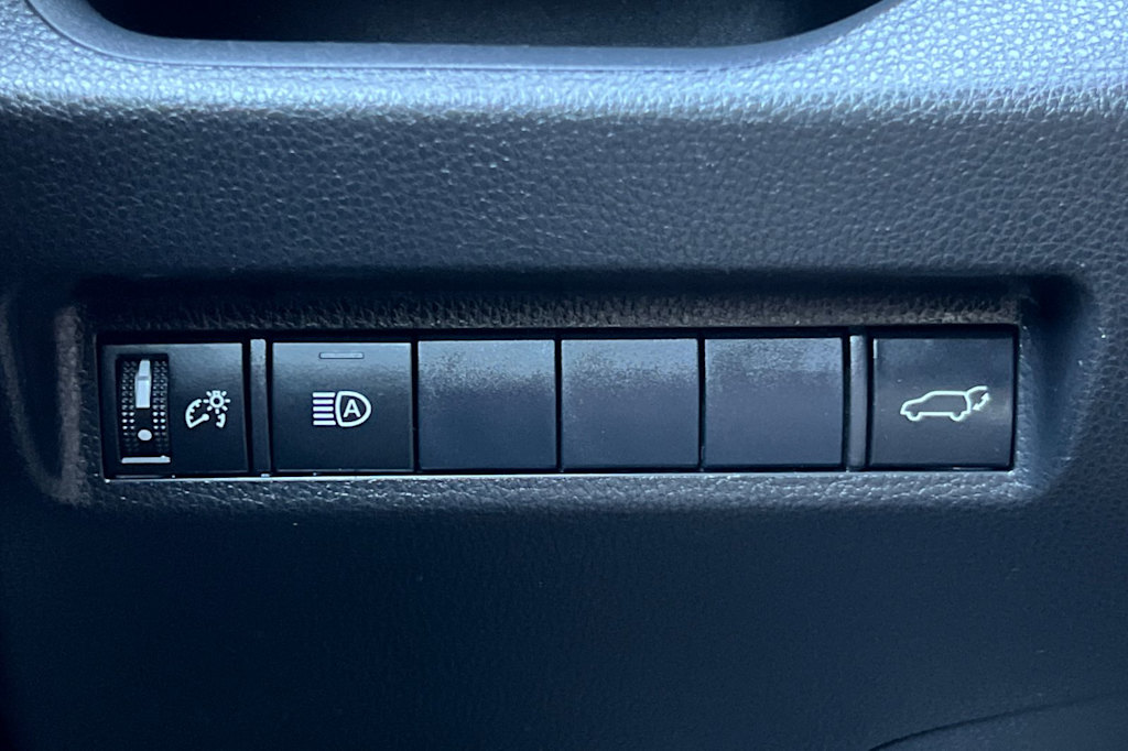 Thumbnail: 2021 Toyota RAV4 - 33