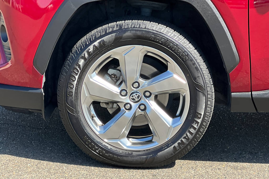 Thumbnail: 2021 Toyota RAV4 - 7