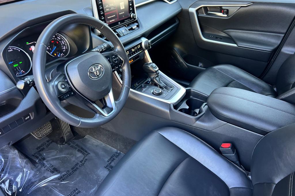 Thumbnail: 2021 Toyota RAV4 - 8