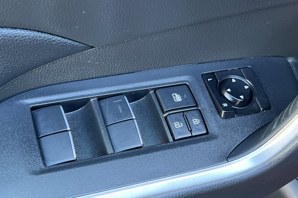 Thumbnail: 2021 Toyota RAV4 - 21