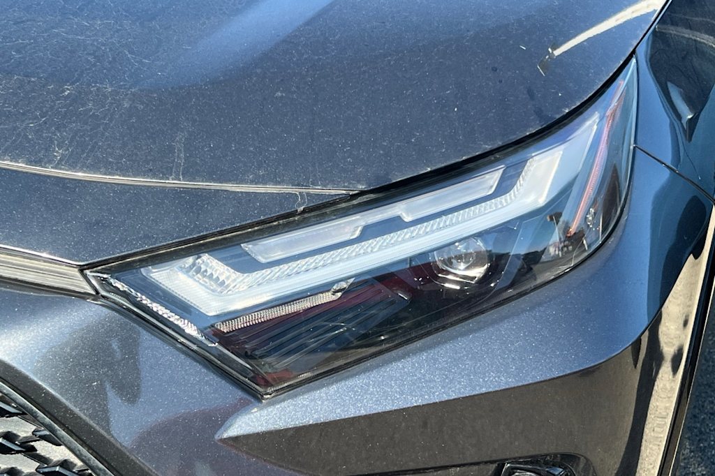 Thumbnail: 2022 Toyota RAV4 - 13
