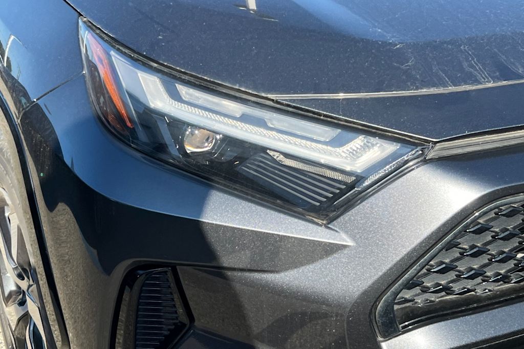 Thumbnail: 2022 Toyota RAV4 - 15