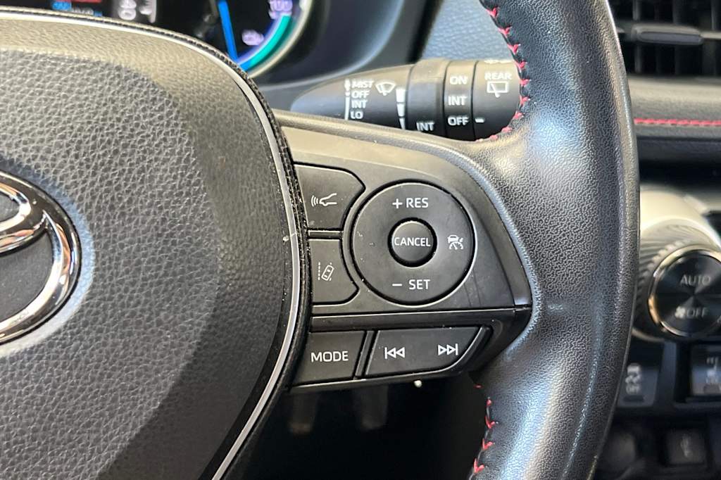 Thumbnail: 2021 Toyota RAV4 - 31