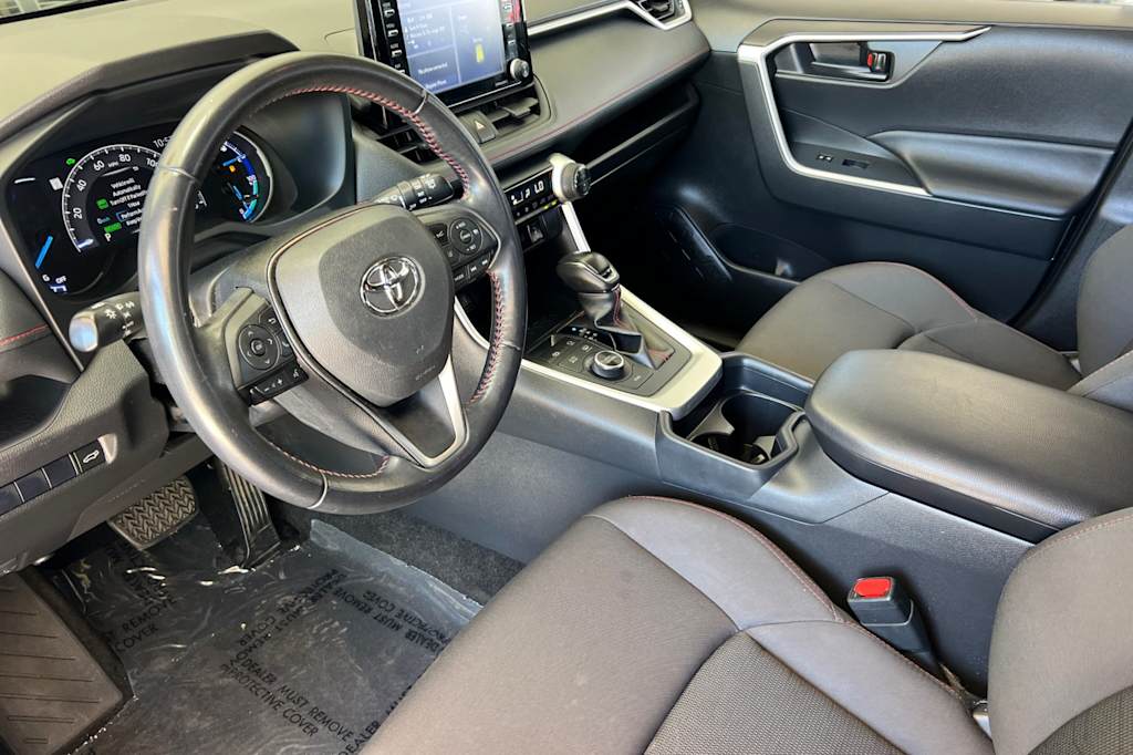 Thumbnail: 2021 Toyota RAV4 - 9