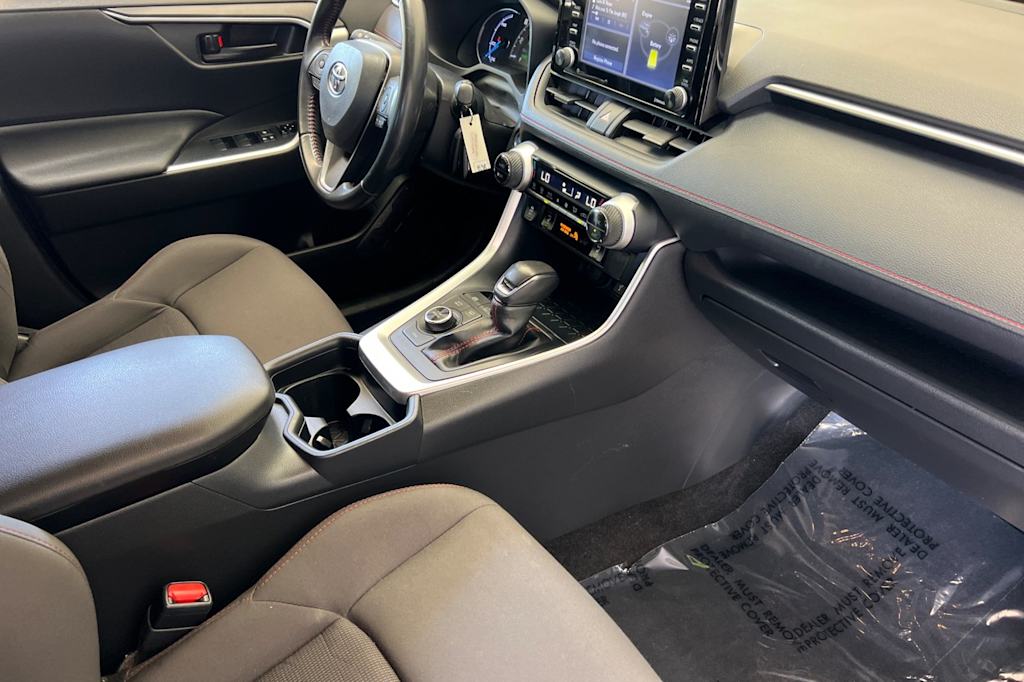 Thumbnail: 2021 Toyota RAV4 - 13