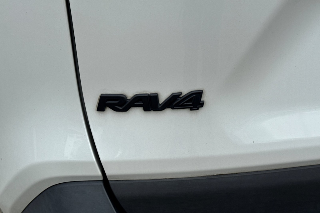Thumbnail: 2023 Toyota RAV4 - 25