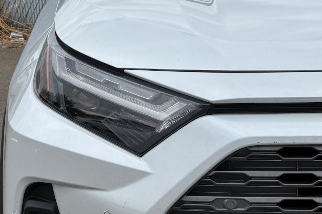 Thumbnail: 2023 Toyota RAV4 - 18