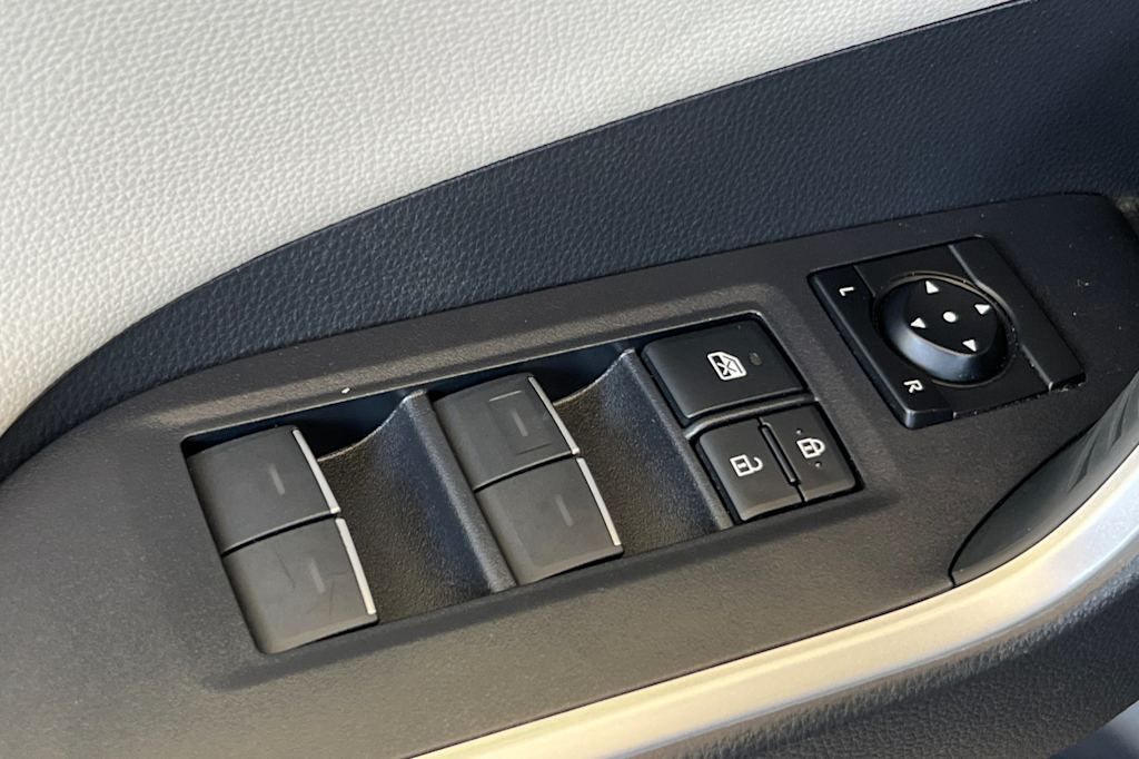 Thumbnail: 2023 Toyota RAV4 - 20