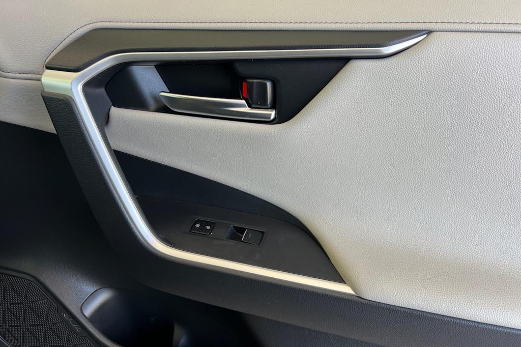 Thumbnail: 2023 Toyota RAV4 - 23