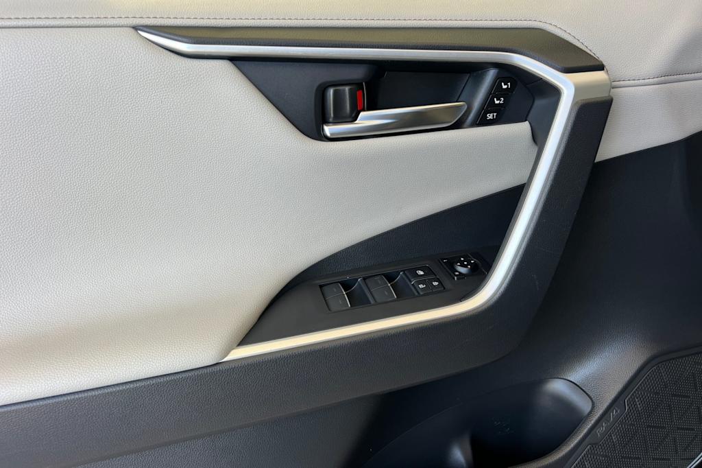 Thumbnail: 2023 Toyota RAV4 - 19