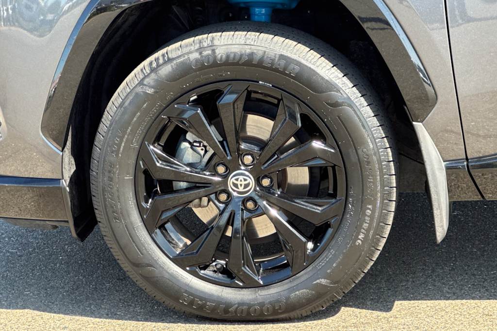 Thumbnail: 2023 Toyota RAV4 - 8