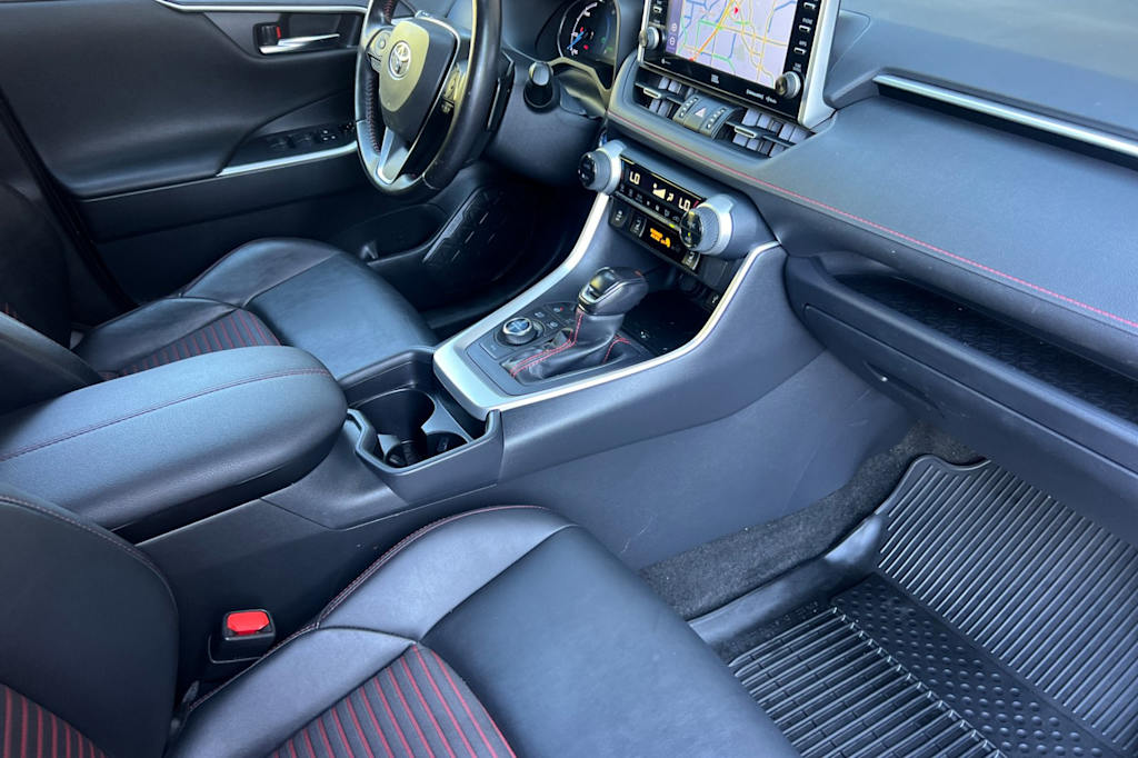 Thumbnail: 2021 Toyota RAV4 - 12