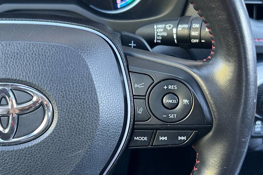 Thumbnail: 2021 Toyota RAV4 - 30