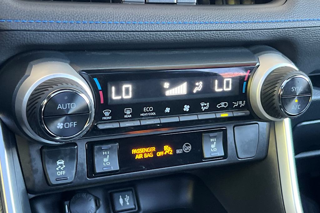 Thumbnail: 2019 Toyota RAV4 - 28