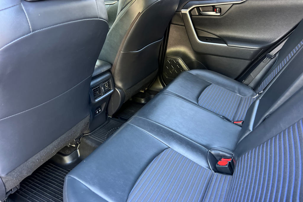 Thumbnail: 2020 Toyota RAV4 - 10