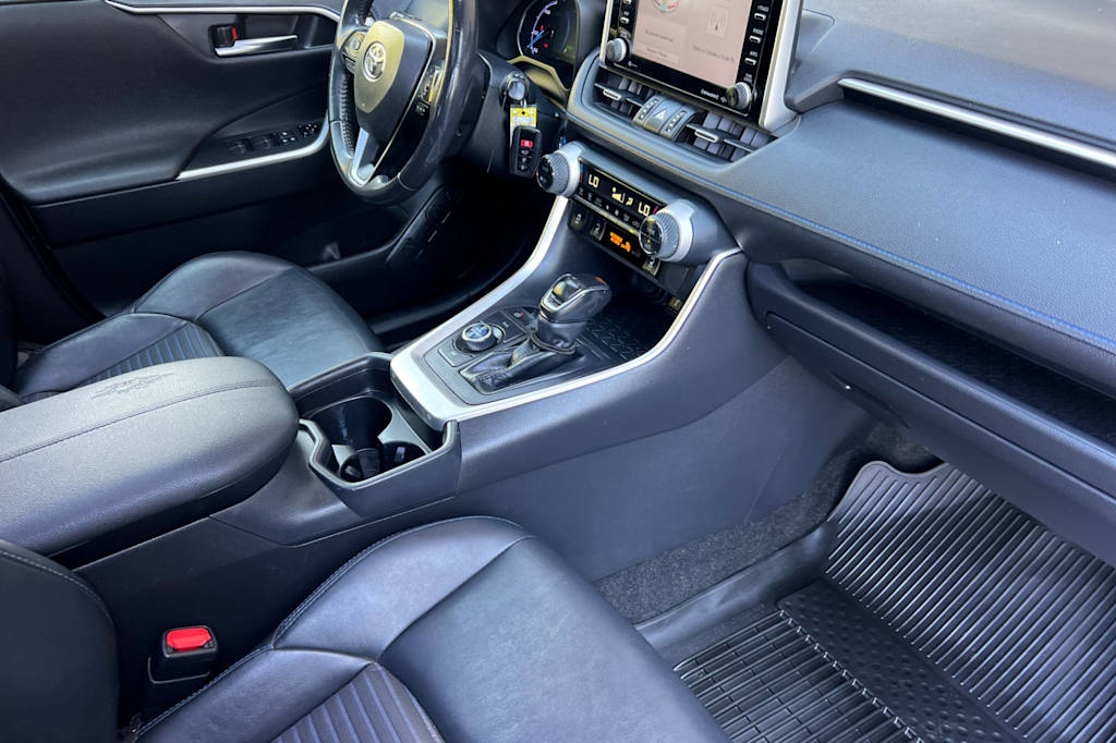 Thumbnail: 2020 Toyota RAV4 - 12